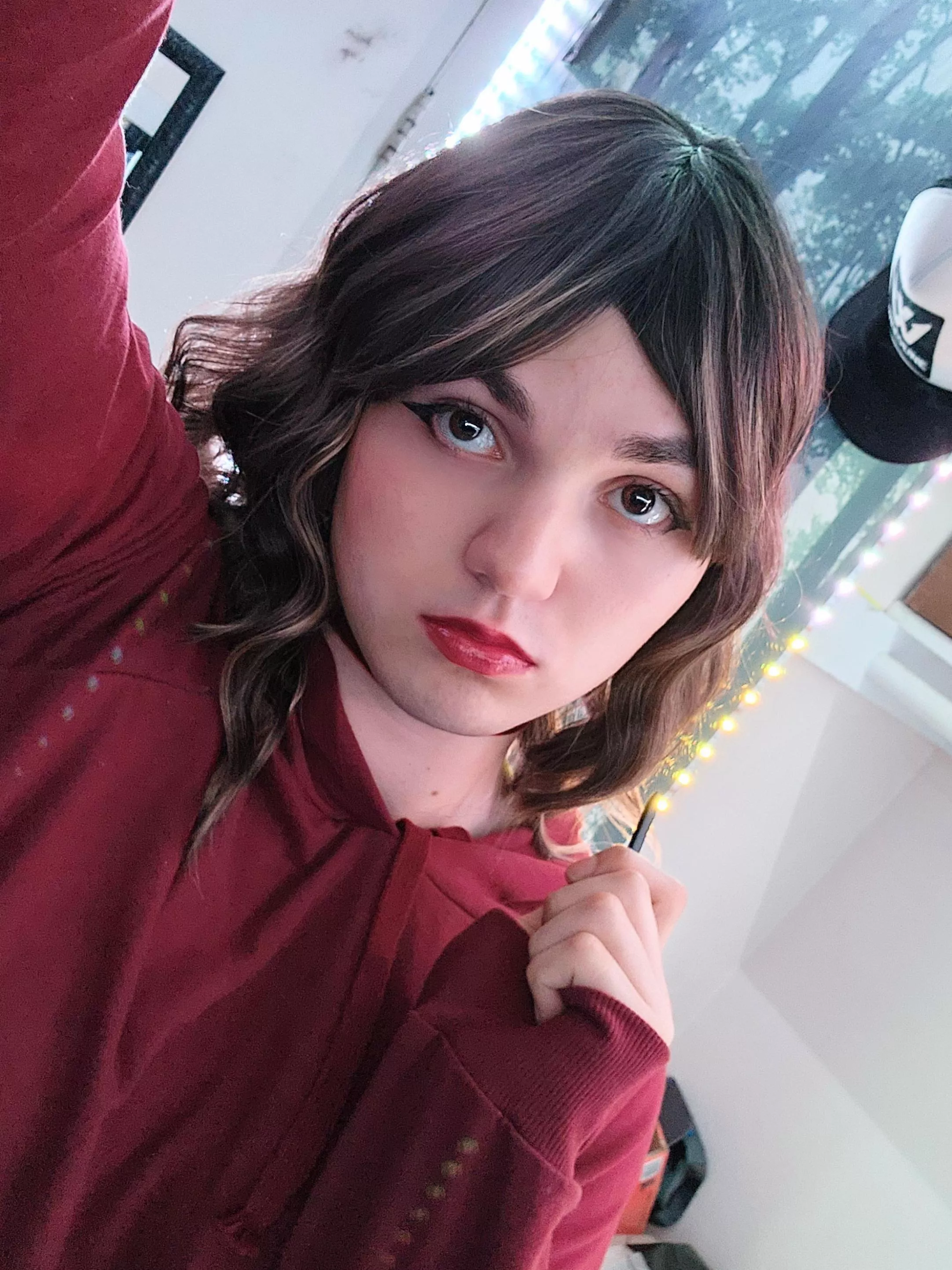 I would say I'm cute :p