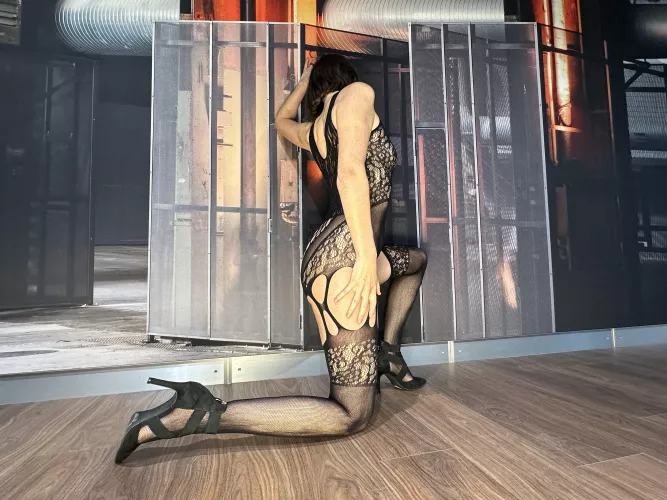 Please warn me if a worker is coming…(swiss girl)