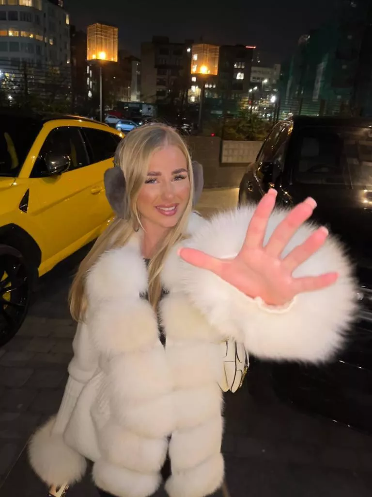 rate how classy this look is from 1-10?