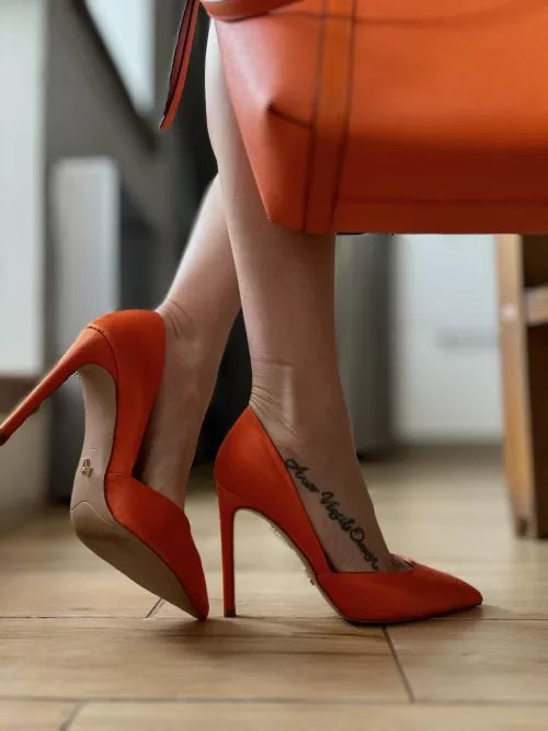 These heels give me summer vibes 