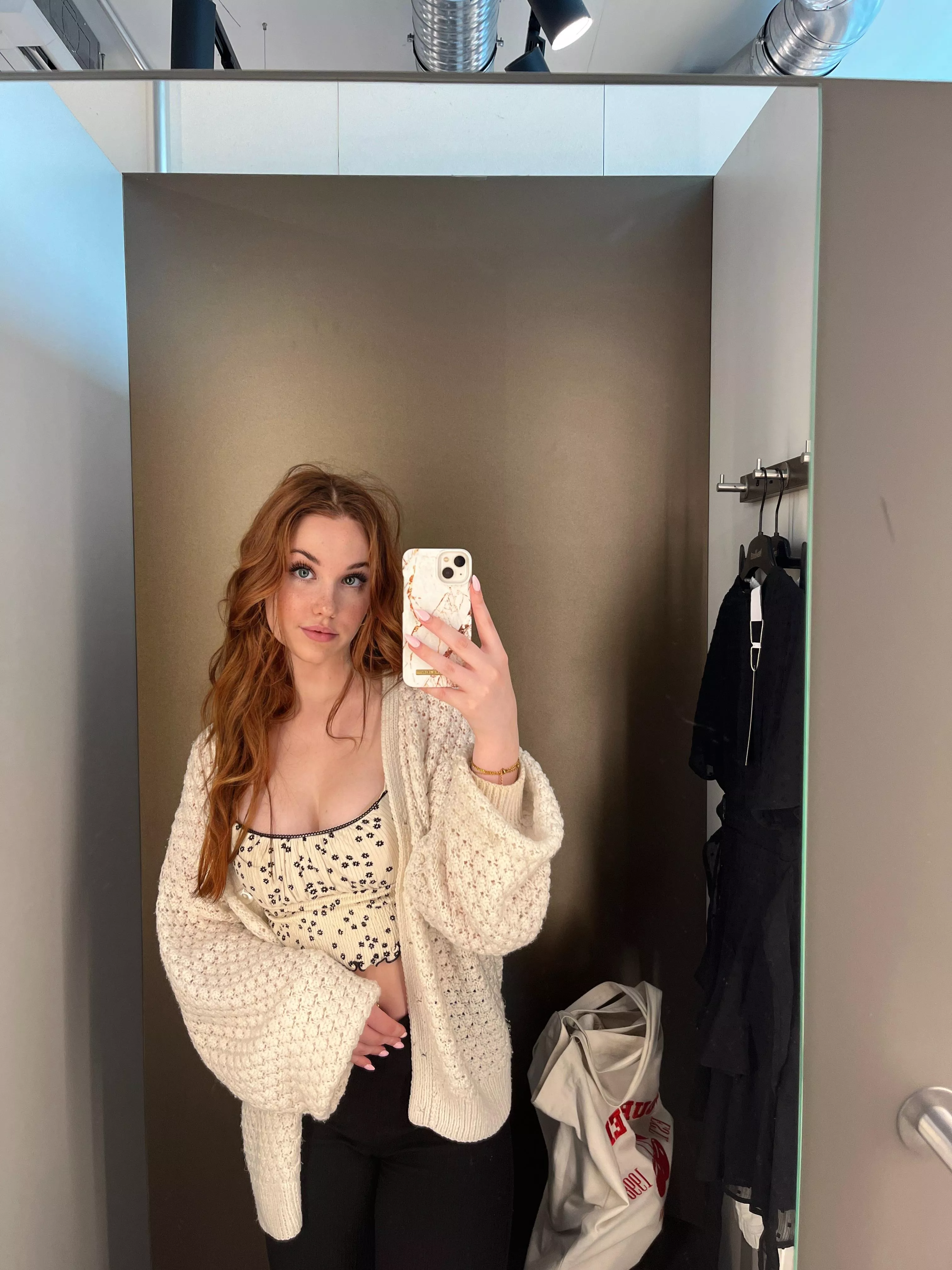 wanna date me in that outfit ?