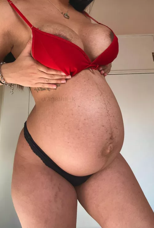 Would you have a limit on how far pregnant I am to fuck ? 🤔💦