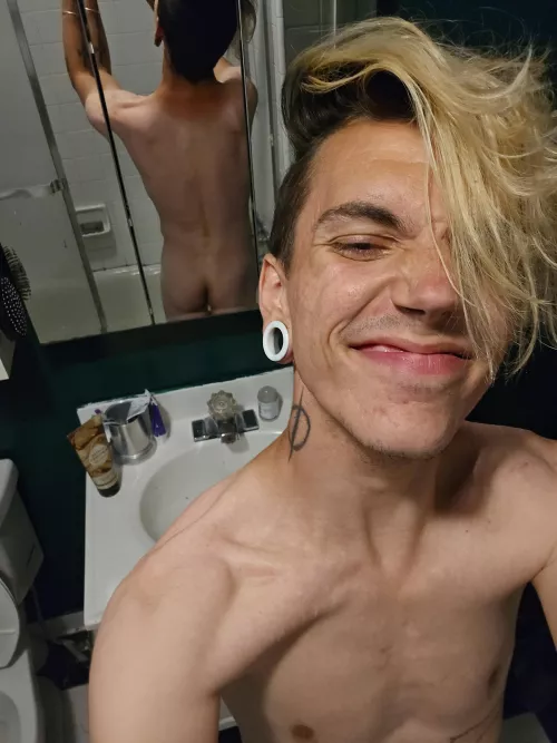 First post here !!! Who likes cute lil guys :3 