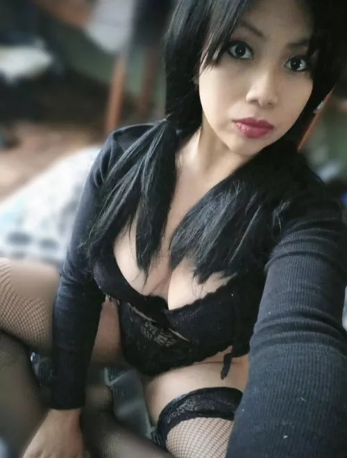 I think black suits me well (F)