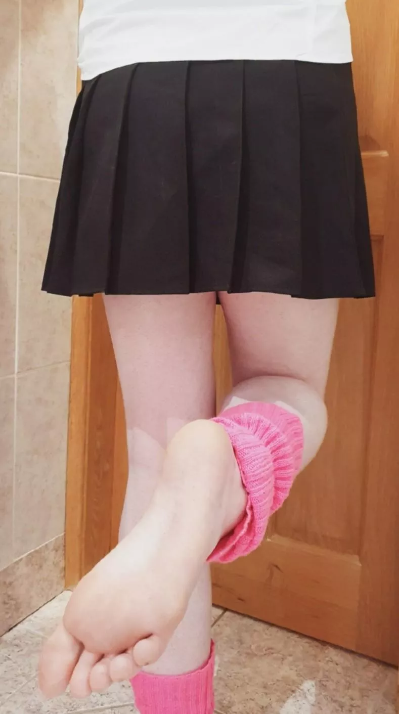 I want to feel your tongue on my soft soles 😈 