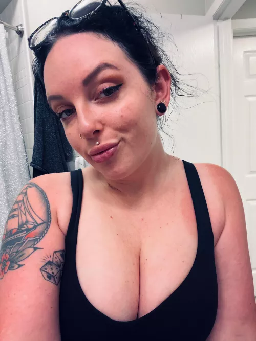 My favorite workout shirt (f)