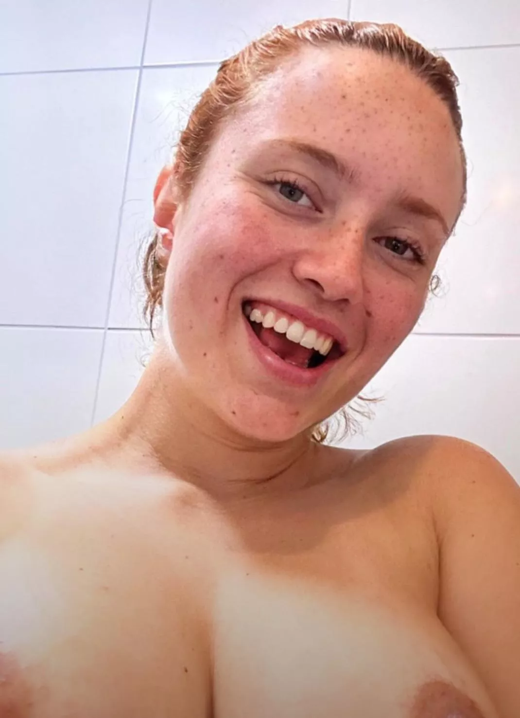 No makeup, no clothes, no problem