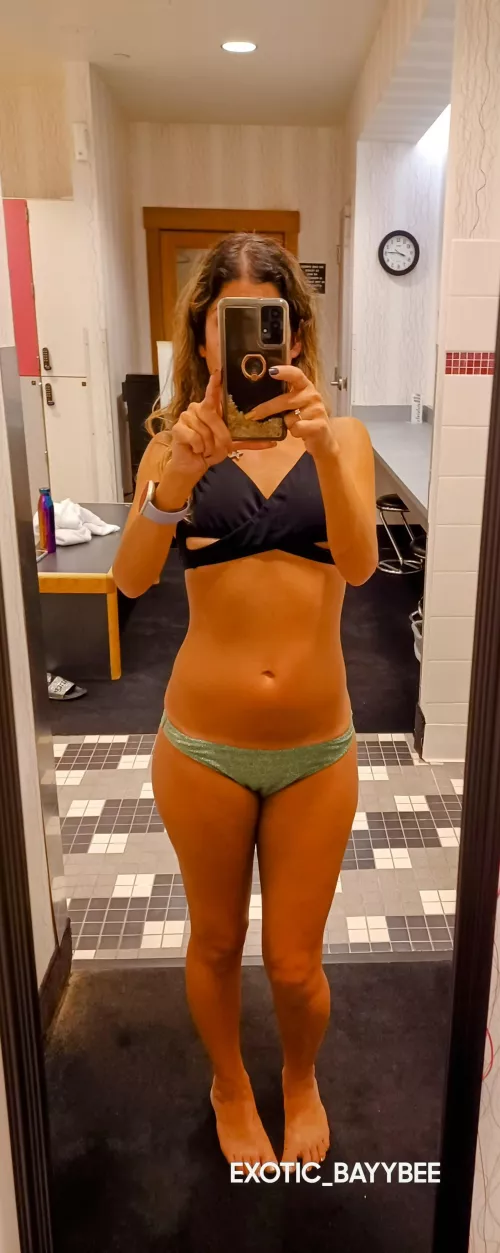 Pink and VS brand and color mismatch