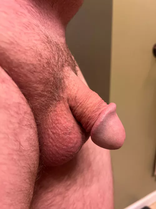 Should this 36 dad be embarrassed in the locker room?