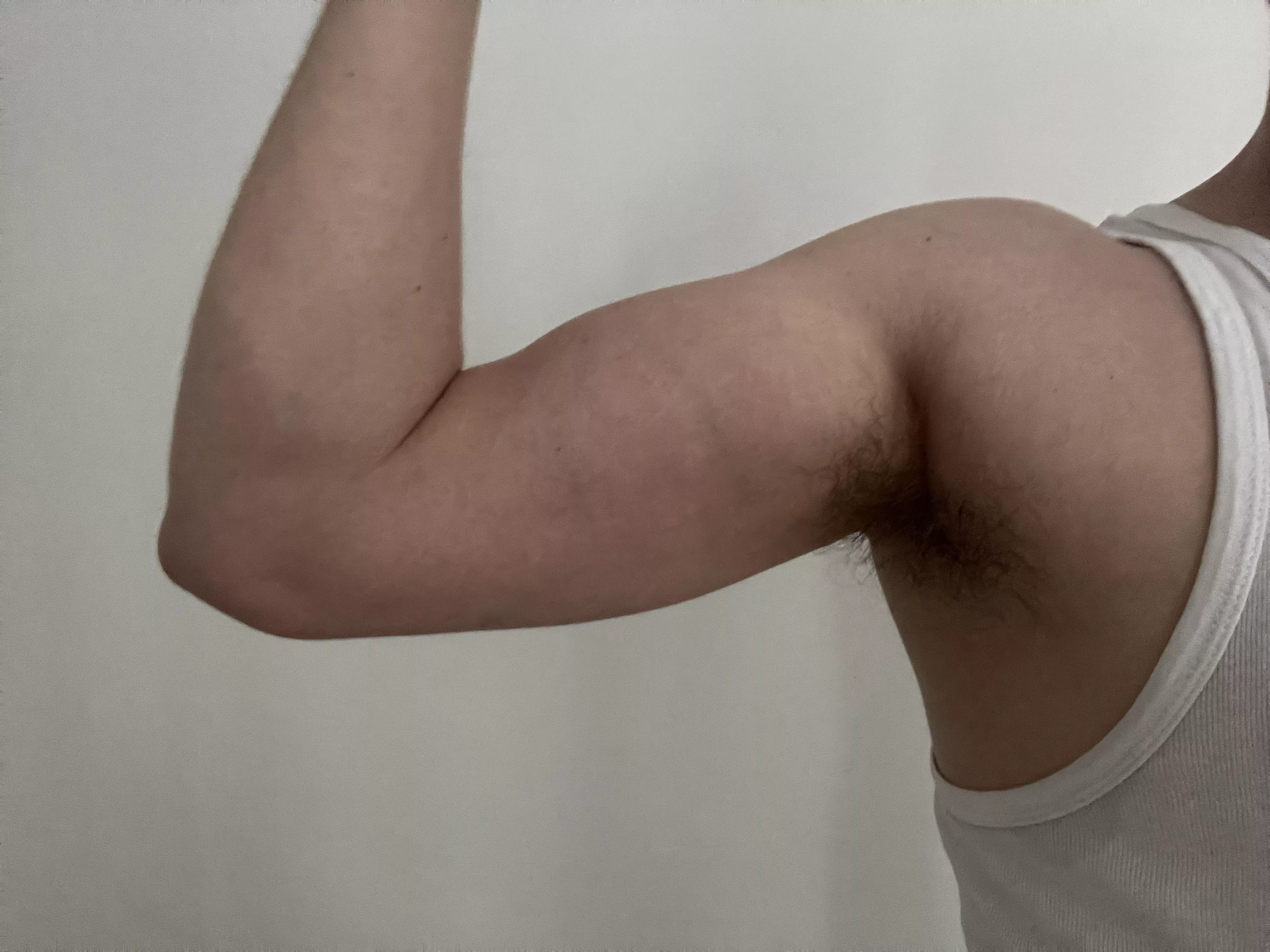 Sweaty tanktop pits anyone?