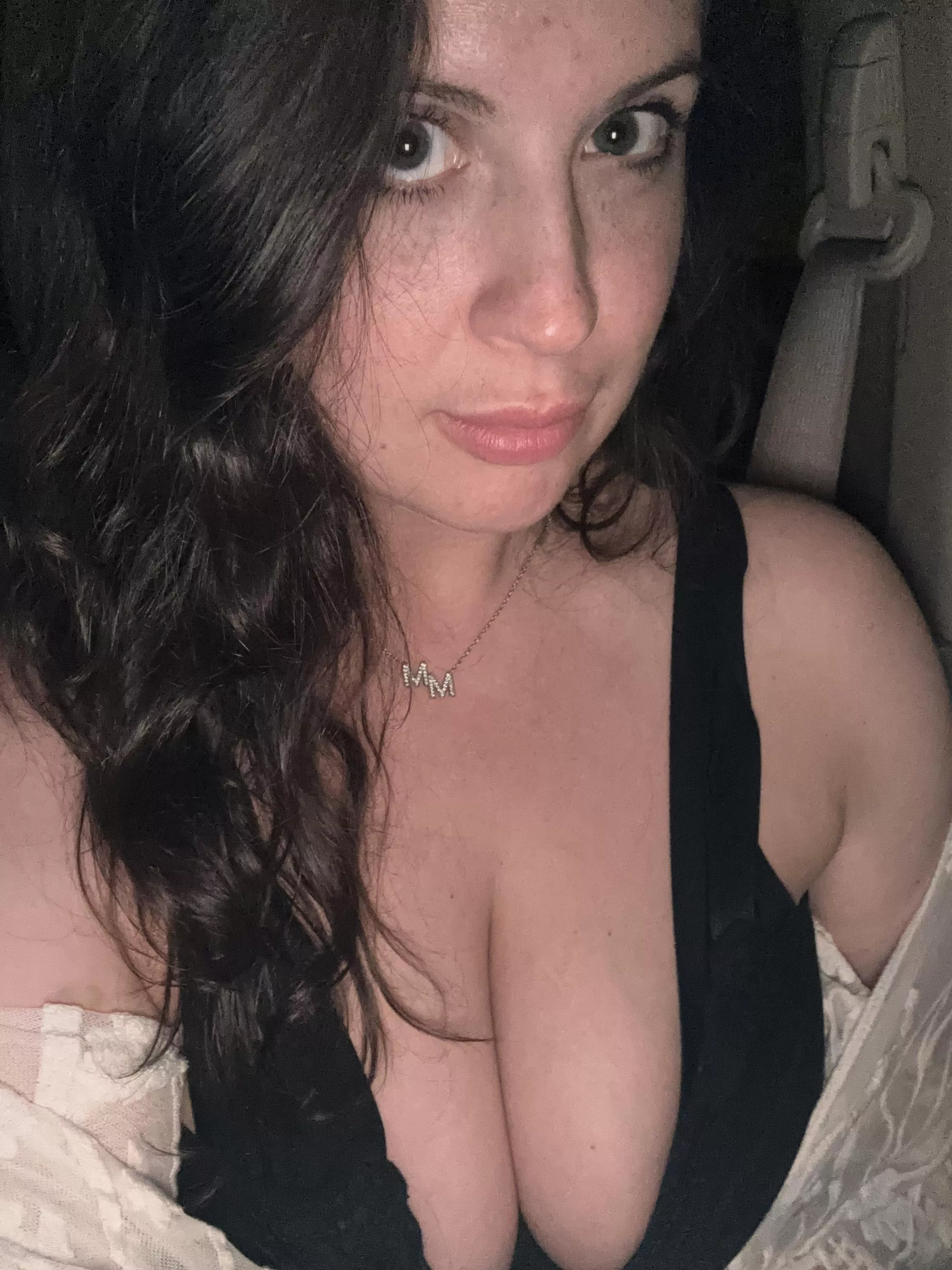 Are clothed pics acceptable here? 🤔 