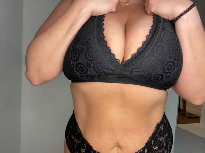 Black’s my favorite color hope you like it