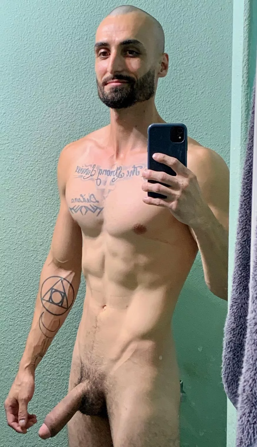 Dinner is served, s[m]ooth sausage and eggs .