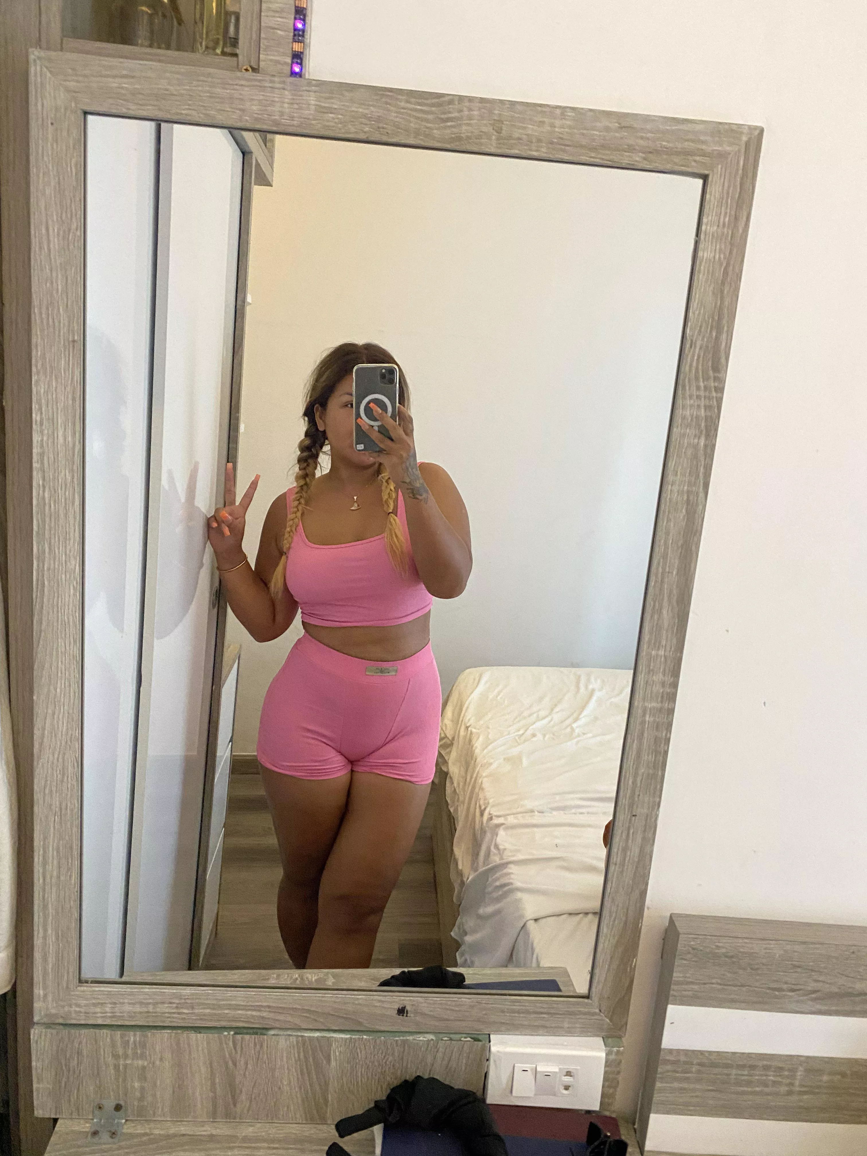 Do you wanna watch me undressing infront of this mirror?