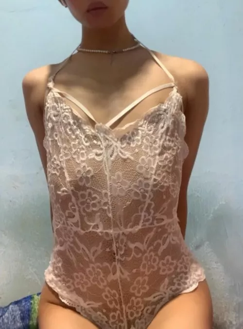 Does any of daddies like a lil slim asian femboy? 🥺