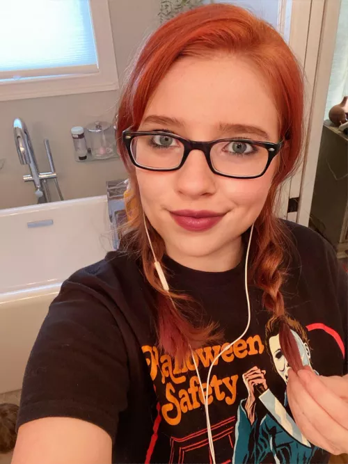 I hope you like the Wendy’s girl LMAO … my vibes today .. [IRTR]