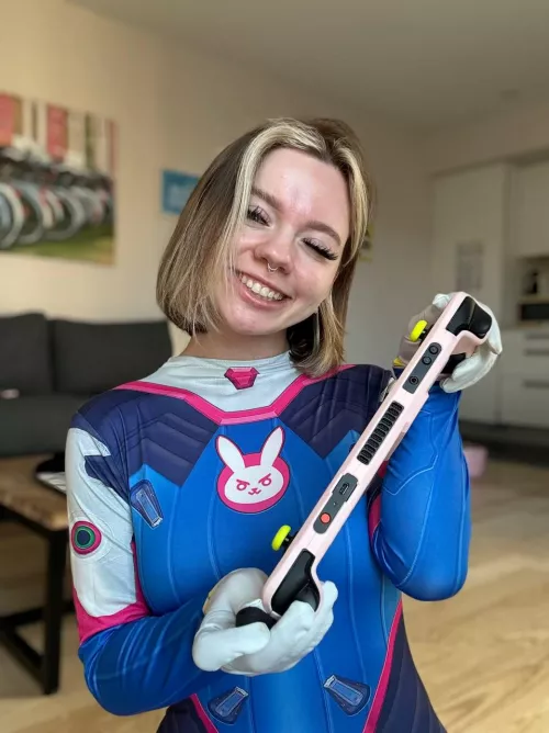 I know what your favorite character is (D.Va)