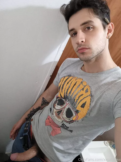 I smoke, you suck me off, okay?