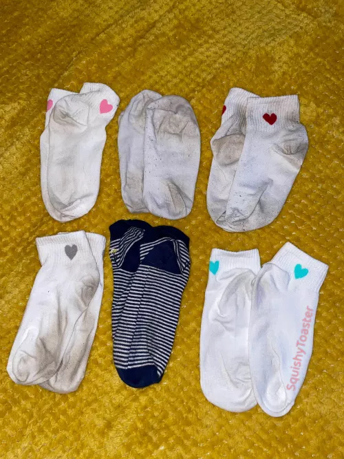 [Selling] 24F 👩🏼 6 pairs of socks🌟READY TO SEND🌟 £15 each - message me if you’d like any of them 😈 Can do a refresh wear to get them extra stinky if needed 😉 5 ⭐️ rated and newbie friendly 😘[Paypal] [Throne] [UK] [Internationa