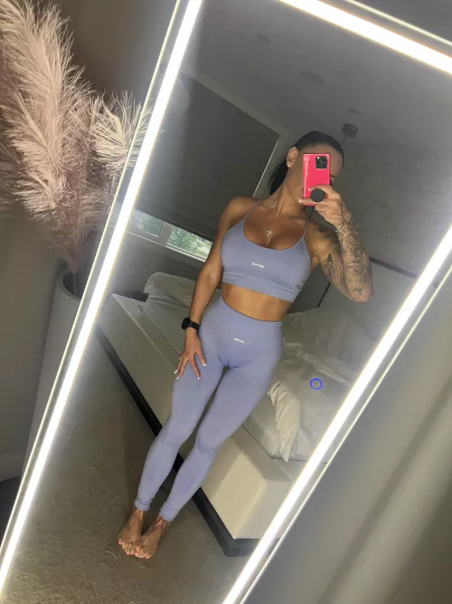 Thoughts on my first ever non nude post to this sub , and yes I never wear panties to the gym 