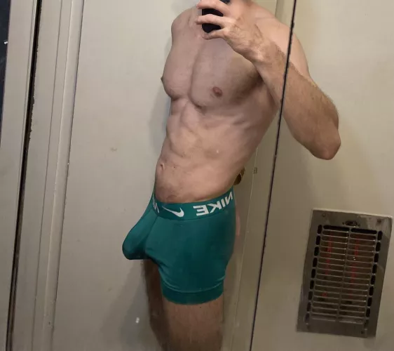 Anyone with bulge underwear kink ?
