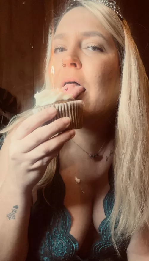 Cum enjoy my birthday with me