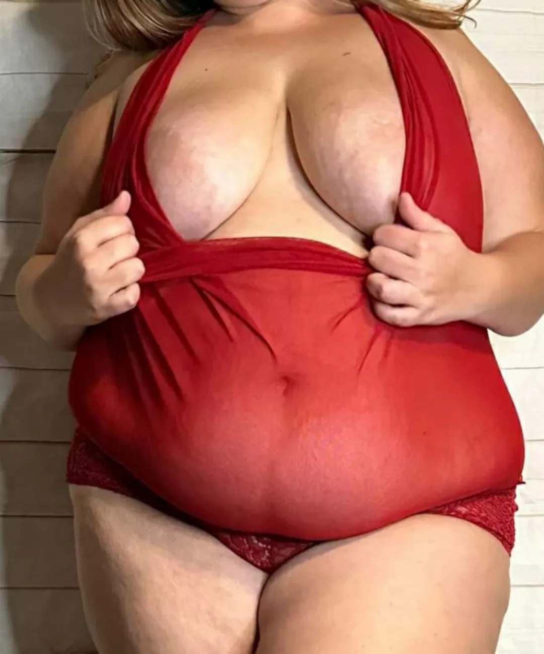 Hubby just ordered a pizza and wants me to tip the guy