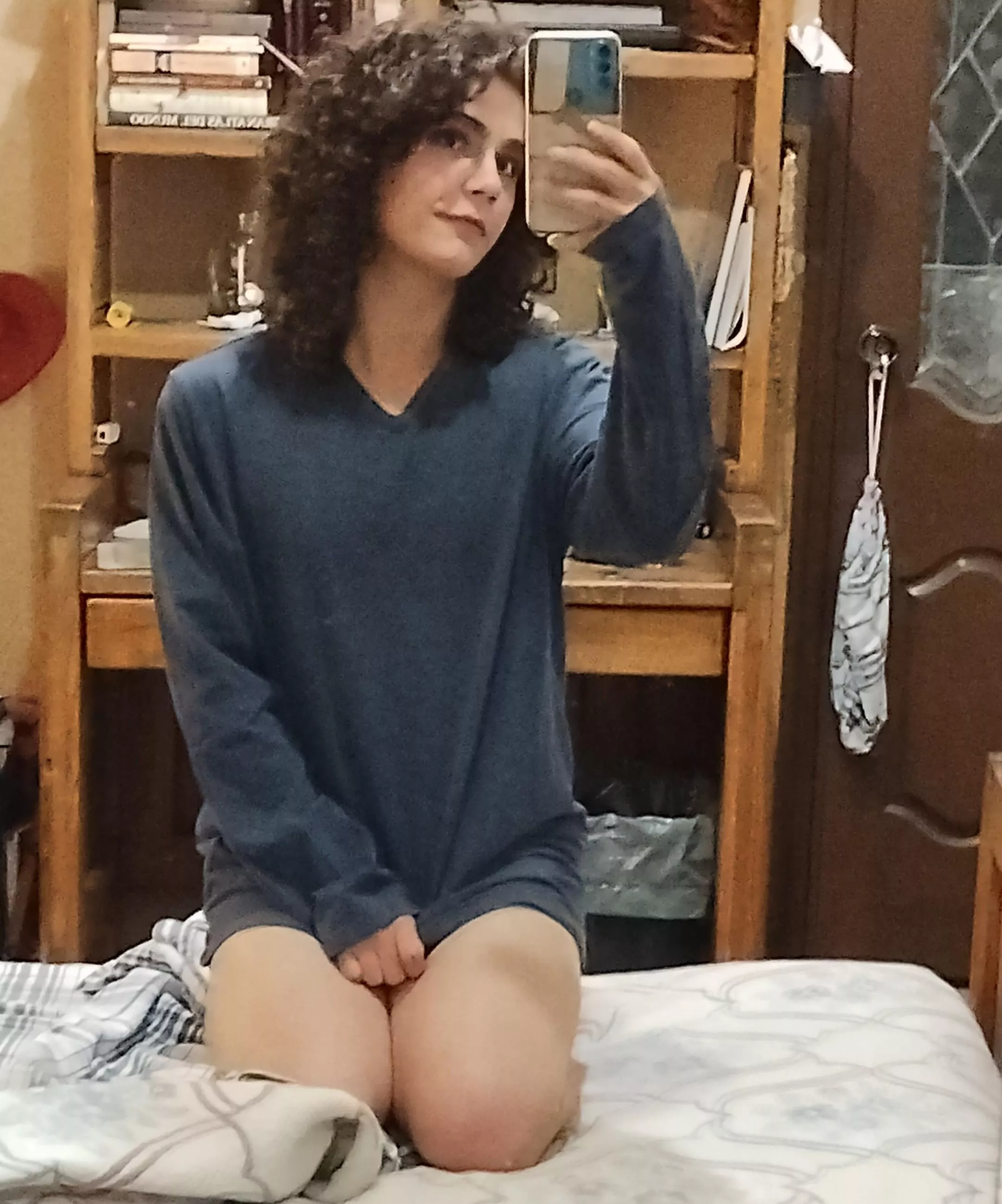 I feel so so pretty ✨ wearing the sweater of my childhood friend 🌸🖤🏳️‍⚧️