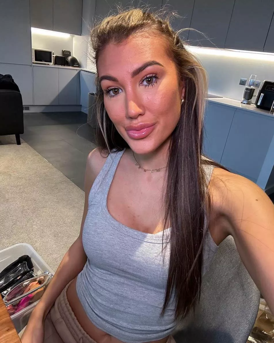 I'm 6'5 do you think I look good wearing crop tops?