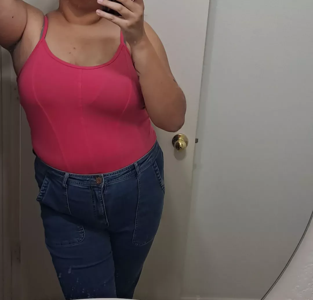 Jeans + body suit=winning combination 