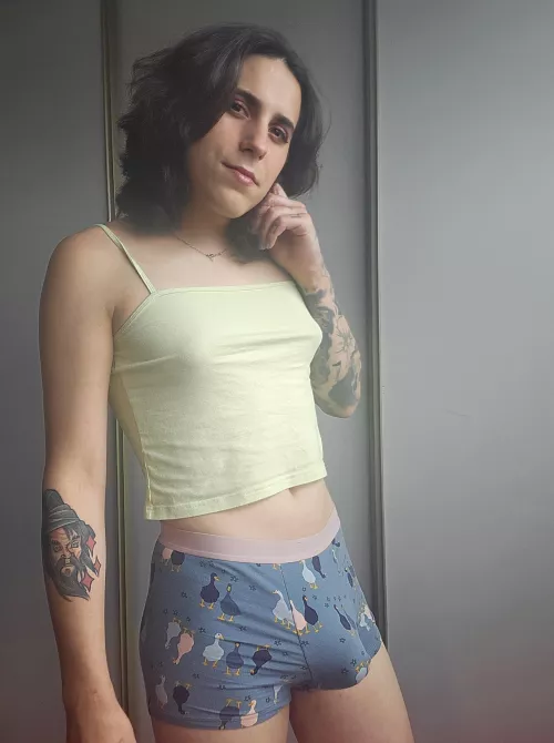 Need someone to talk dirty with to make this grow🍆👀