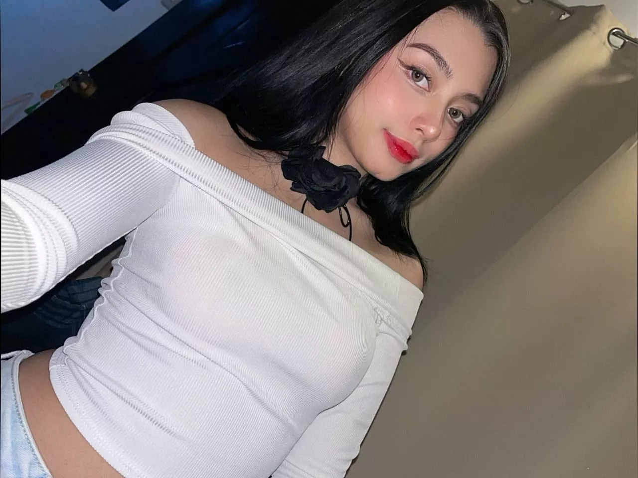 White really suits me better