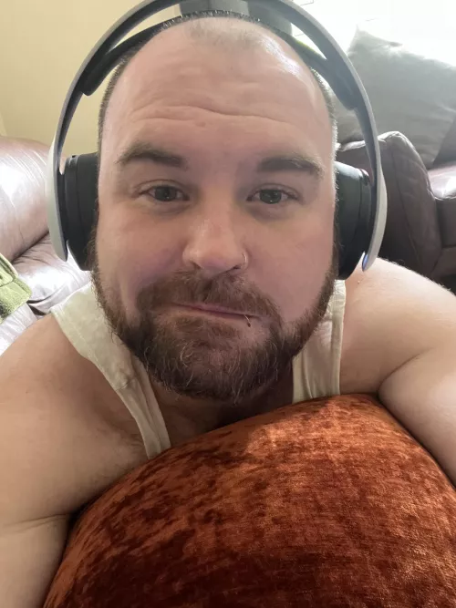 Who’s playing Dawntrail? (And can tell me how to make gil quick…I’m a poor WoL xD)