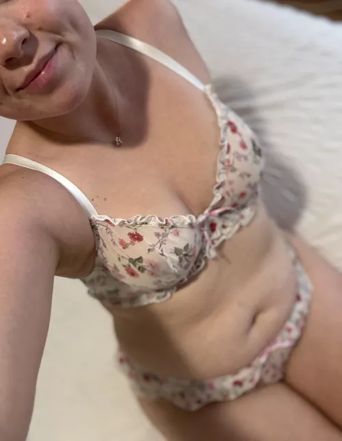 A real mom, with a real mombod. 