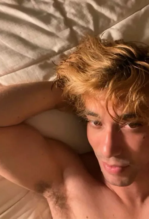 Armpits for you to sniff and lick