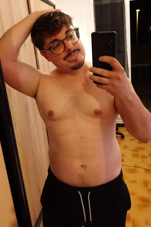 Dilemma: I don't like my body hair but I'm too lazy to shave 🤣