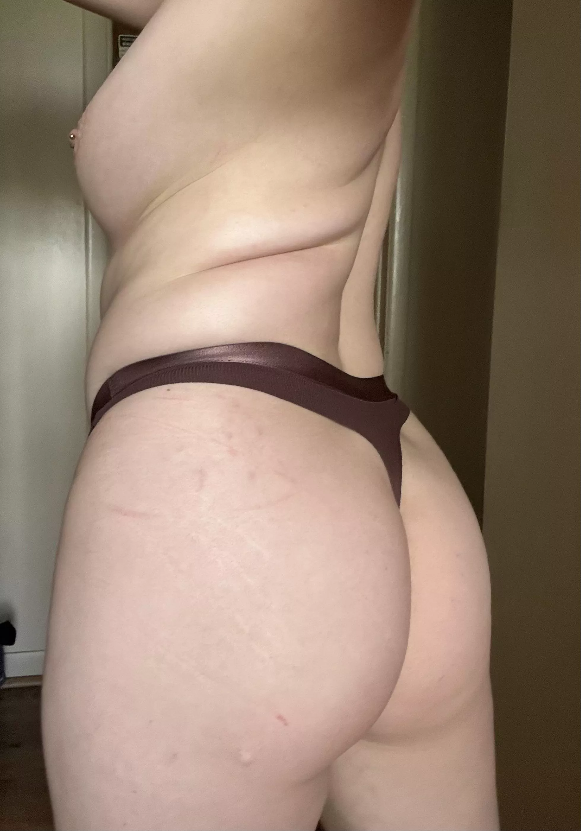 does anyone like nipple piercings? 🤭