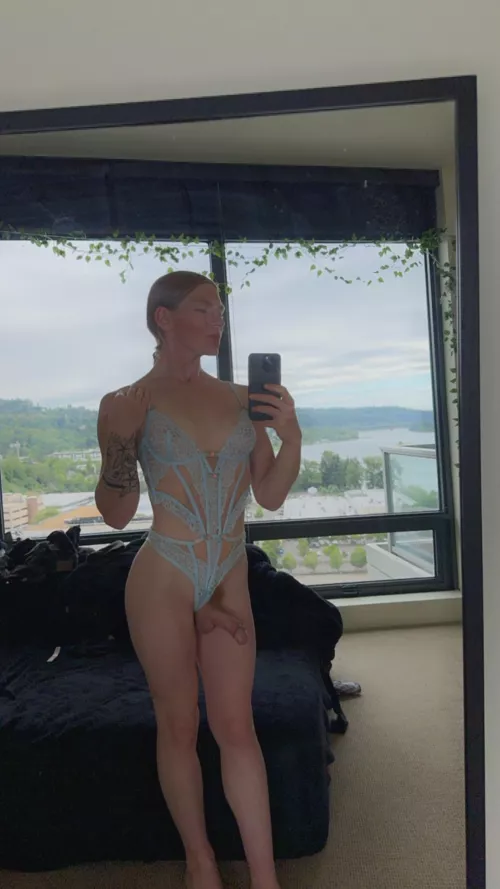 He asked to see the bulge and I sent him this 😇💦