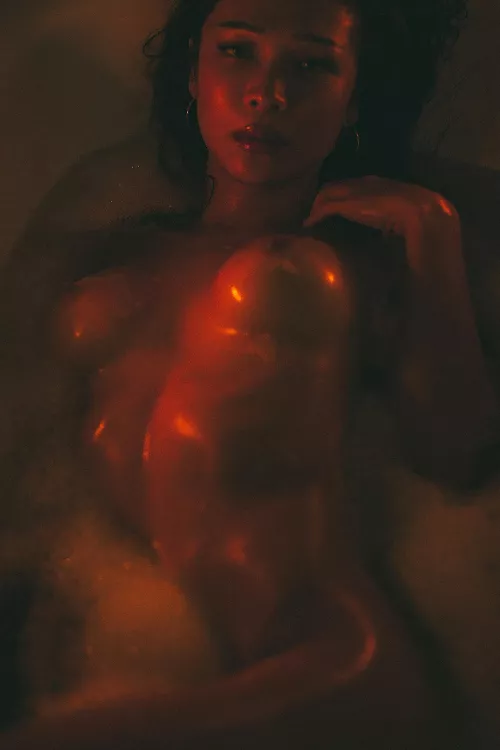 Red Vibes Shower with Luna
