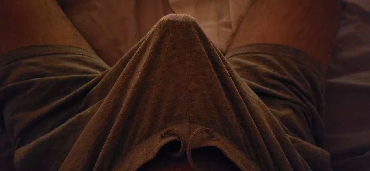 This shorts aren't comfortable at all... (26)