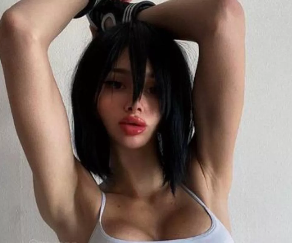 Who says muscular girls can't have thick lips?