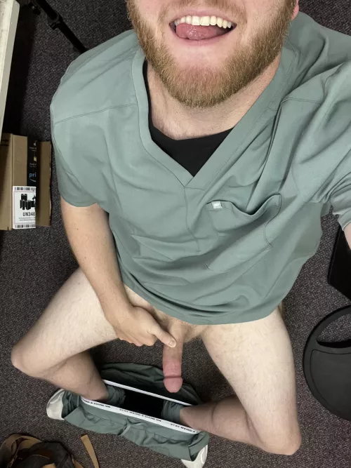 (30) married dad. can’t keep my hand off my cock at work