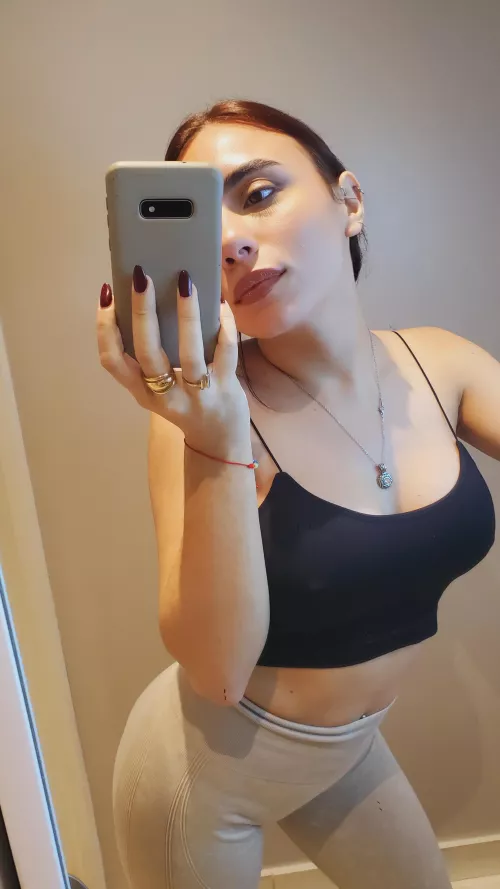 Do u think this top fits me well?