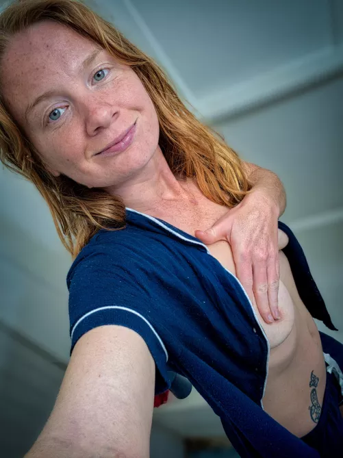 From workout to chill out: a day in the life of your dream wife🏋️‍♀️