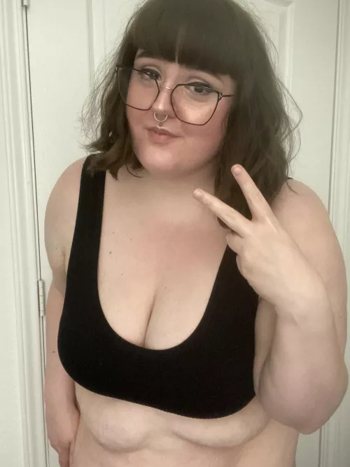 Here to remind you how cute I am ! 🥵