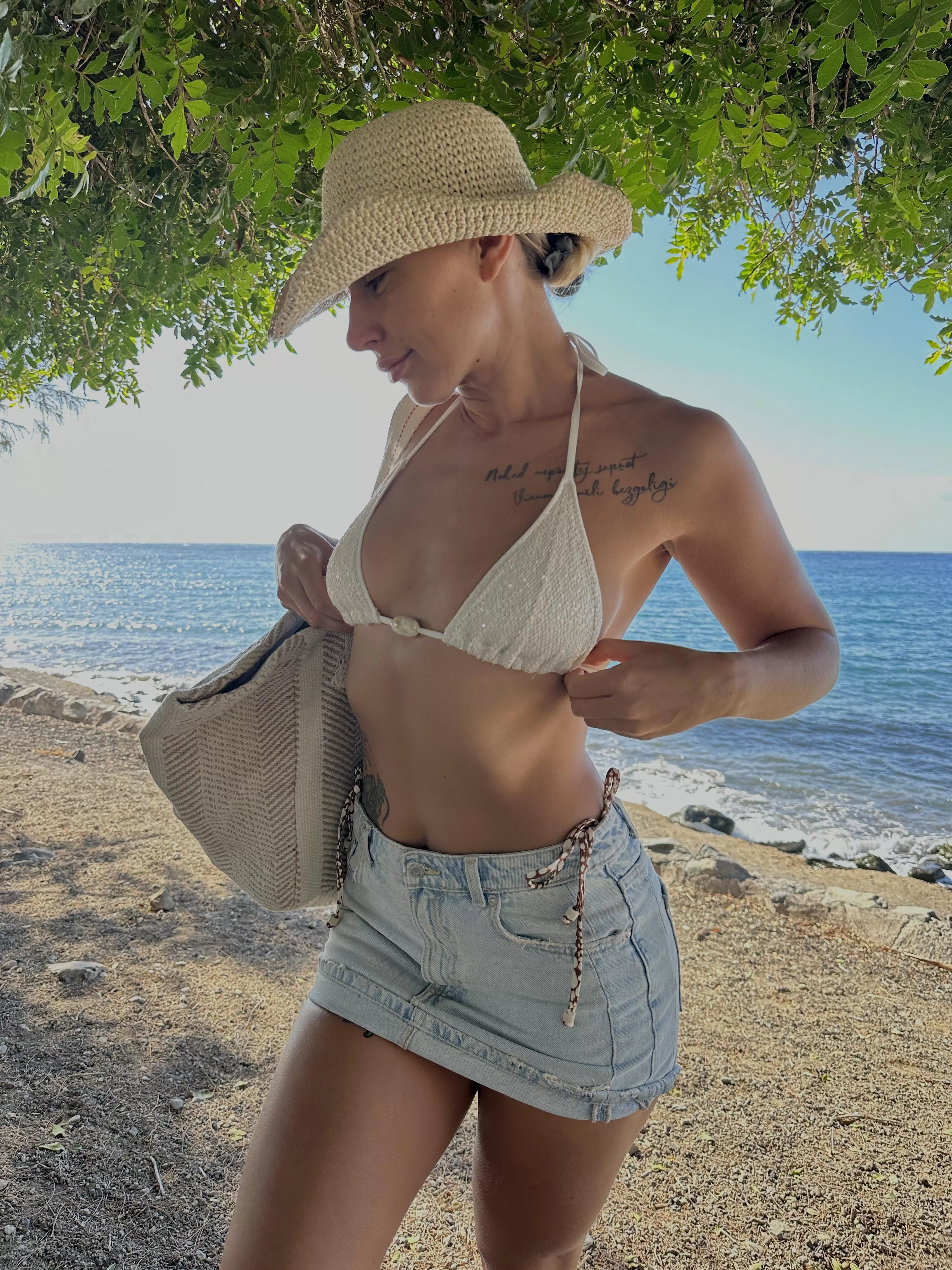 I wonder if I look good in this bikini