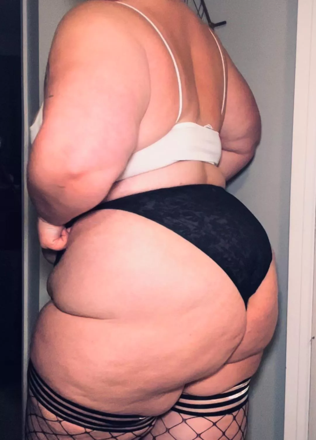 It’s a craving, not a crush 😈💋