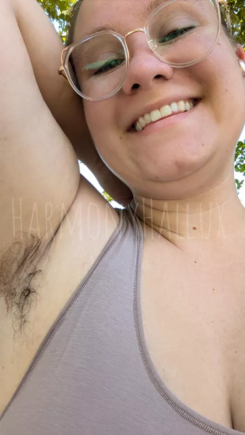 It's hot here. My hairy pits are going to be so sweaty all summer 👀