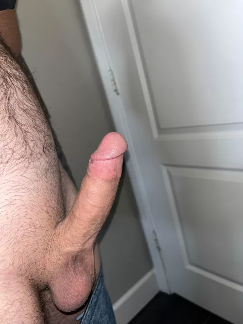 I’ve never played with a cock but all these pretty dicks have me so hard
