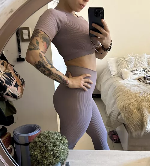 my yoga outfit is tight 